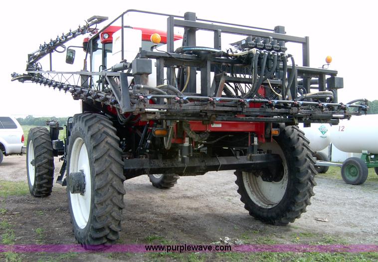 image for item 1339 2005 Apache 850 self propelled sprayer