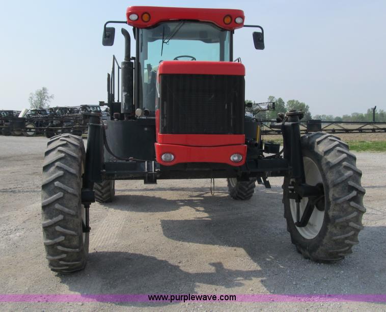 image for item 1339 2005 Apache 850 self propelled sprayer
