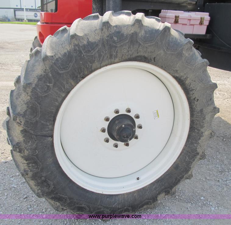 image for item 1339 2005 Apache 850 self propelled sprayer