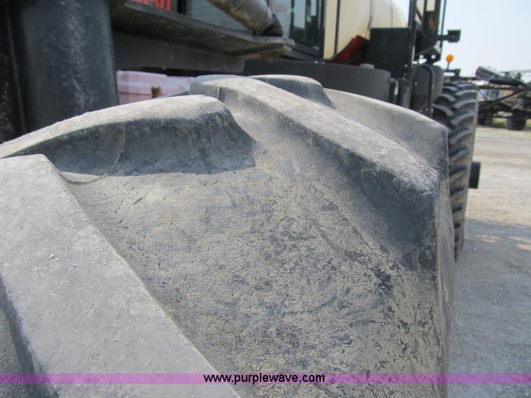 image for item 1339 2005 Apache 850 self propelled sprayer