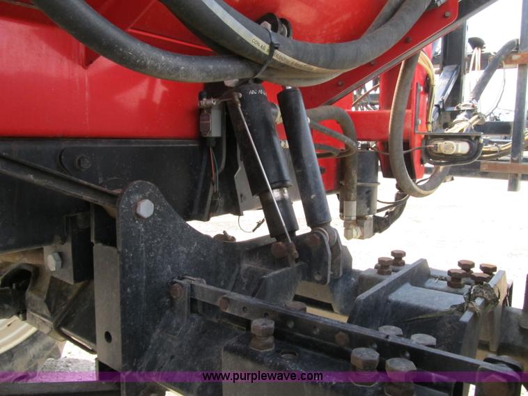 image for item 1339 2005 Apache 850 self propelled sprayer