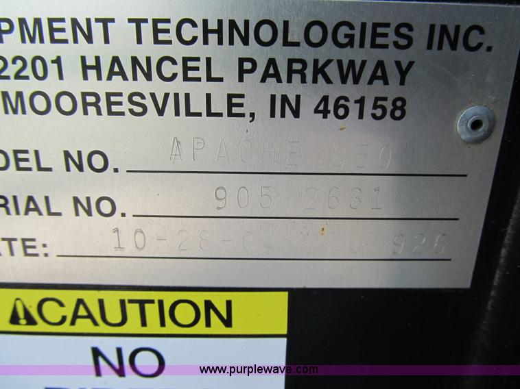 image for item 1339 2005 Apache 850 self propelled sprayer