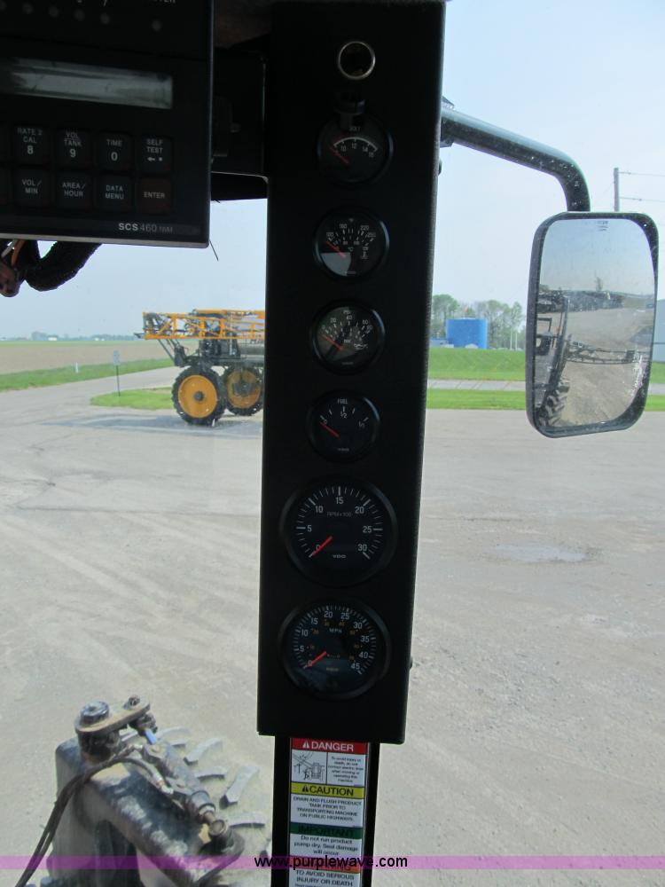 image for item 1339 2005 Apache 850 self propelled sprayer