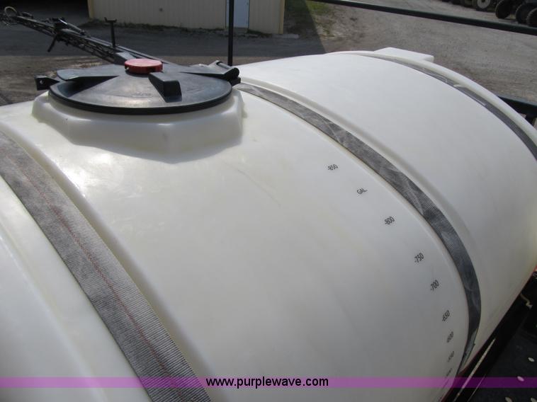 image for item 1339 2005 Apache 850 self propelled sprayer