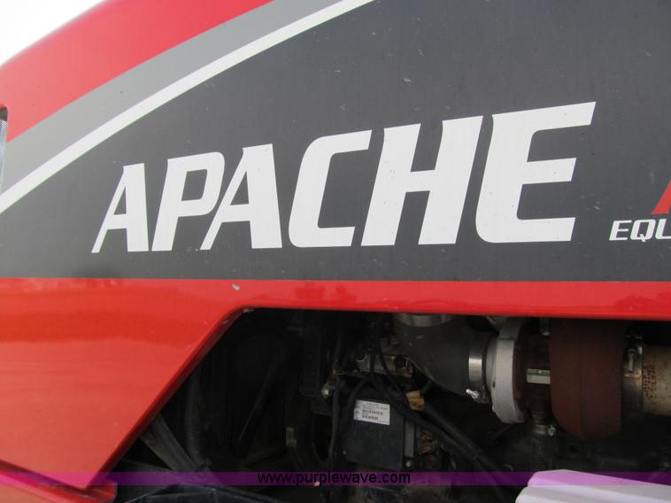 image for item 1339 2005 Apache 850 self propelled sprayer