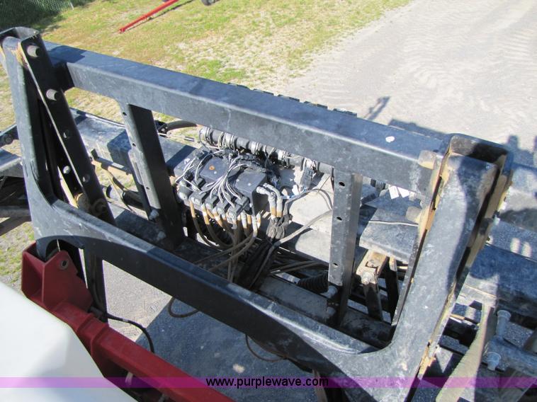 image for item 1341 2008 Apache AS710 self propelled sprayer