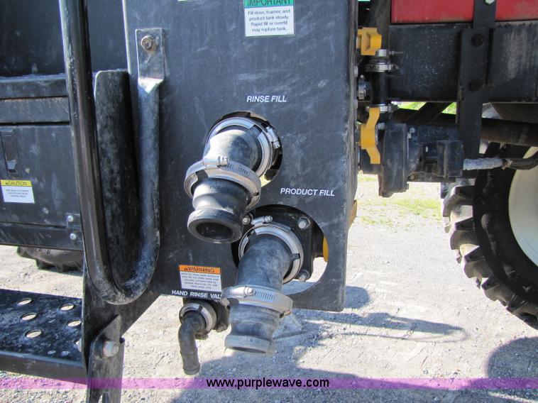 image for item 1341 2008 Apache AS710 self propelled sprayer