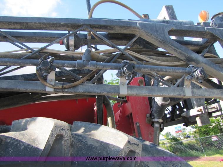 image for item 1341 2008 Apache AS710 self propelled sprayer