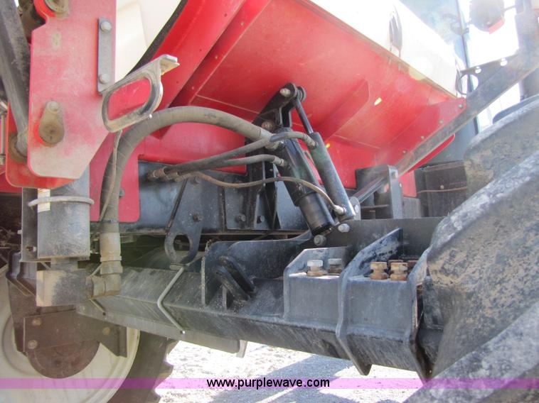 image for item 1341 2008 Apache AS710 self propelled sprayer