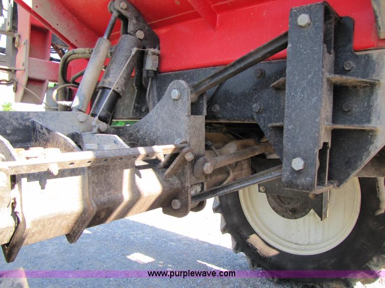 image for item 1341 2008 Apache AS710 self propelled sprayer