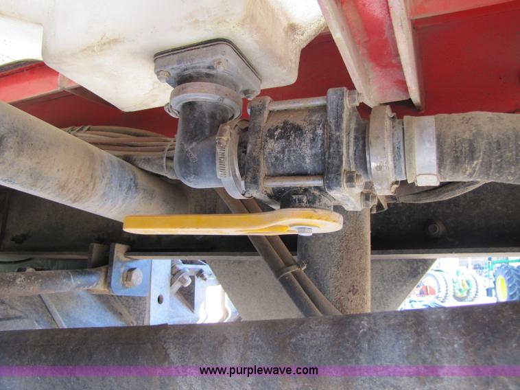 image for item 1341 2008 Apache AS710 self propelled sprayer