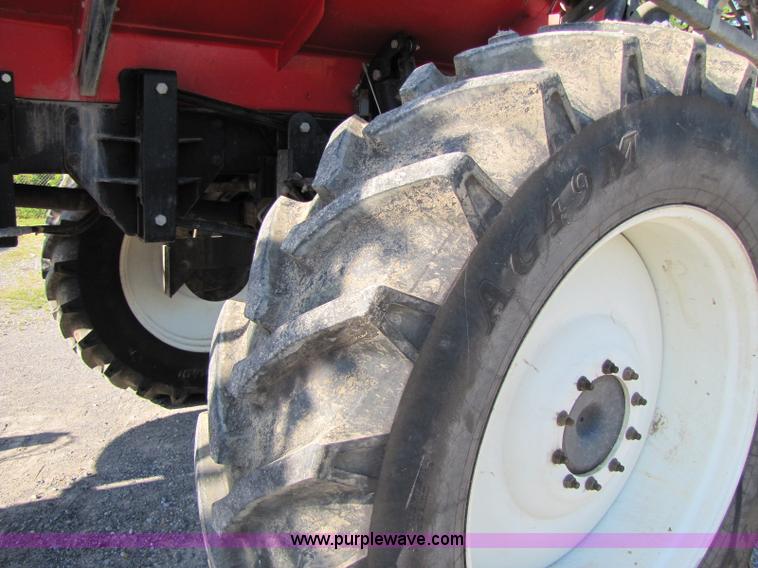image for item 1341 2008 Apache AS710 self propelled sprayer