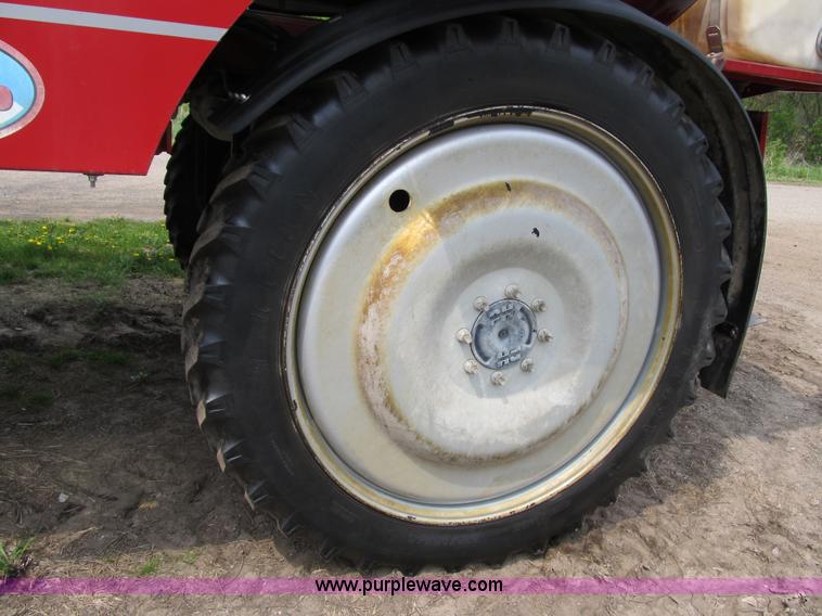 image for item 1342 2007 Miller Nitro N2XP self propelled sprayer