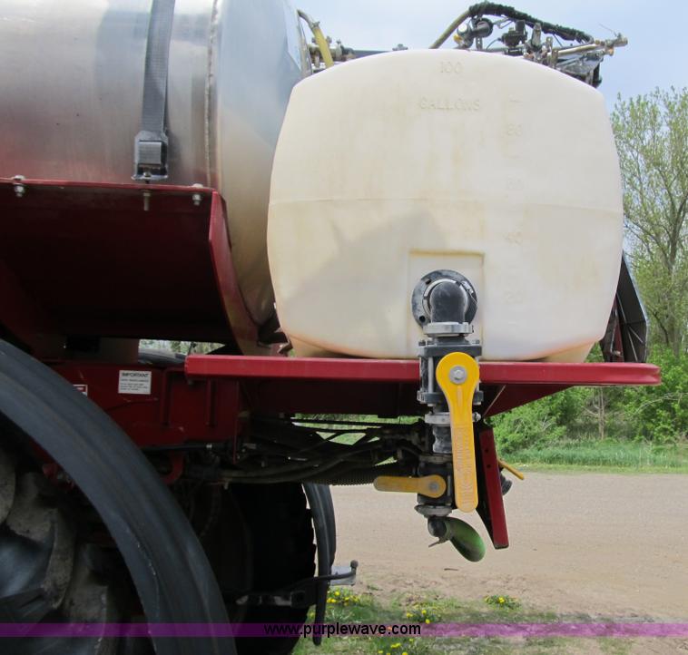 image for item 1342 2007 Miller Nitro N2XP self propelled sprayer