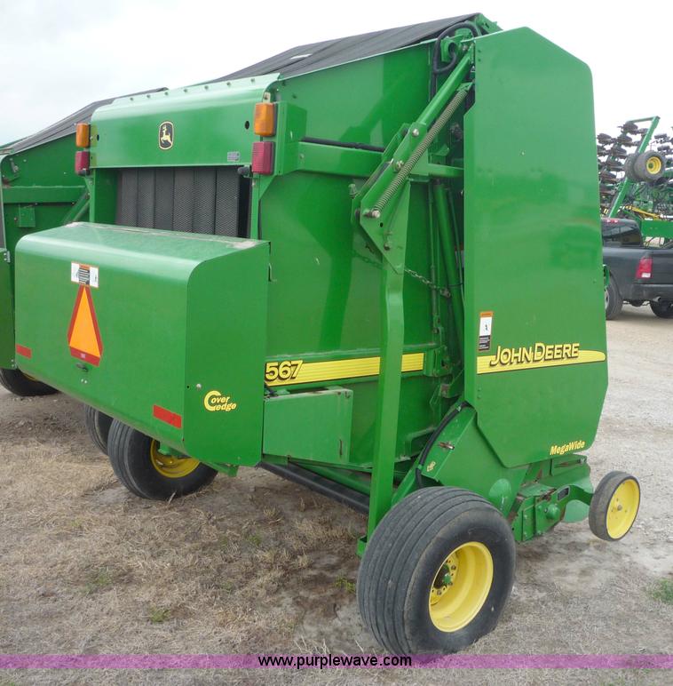 image for item 2950 2005 John Deere 567 round baler