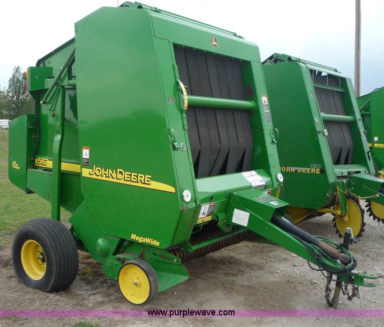 image for item 2950 2005 John Deere 567 round baler