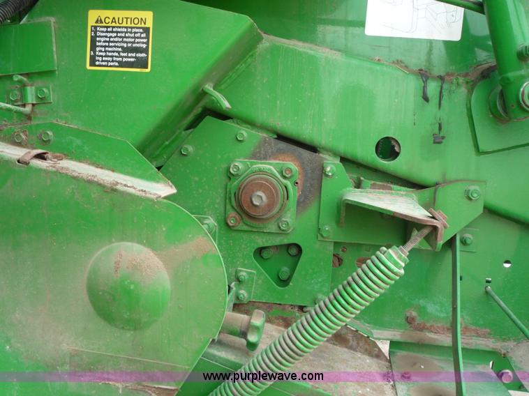 image for item 2950 2005 John Deere 567 round baler