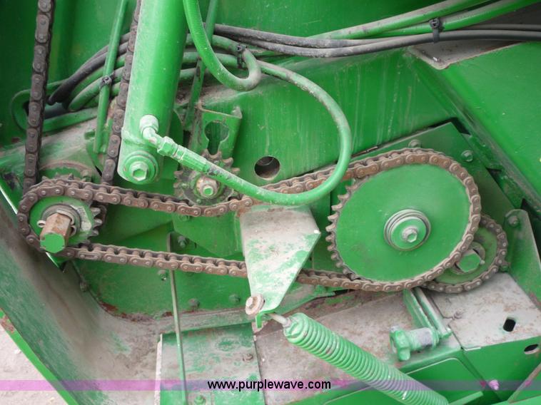 image for item 2950 2005 John Deere 567 round baler