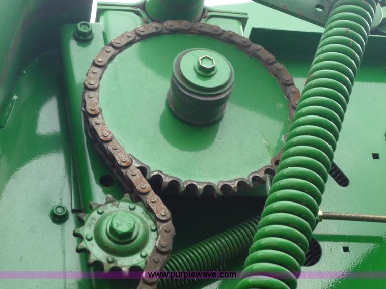 image for item 2950 2005 John Deere 567 round baler