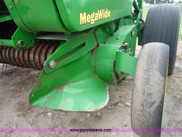 image for item 2950 2005 John Deere 567 round baler