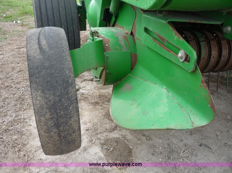 image for item 2950 2005 John Deere 567 round baler