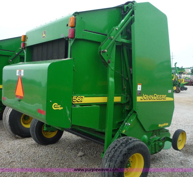 image for item 2951 2005 John Deere 567 round baler