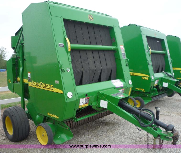 image for item 2951 2005 John Deere 567 round baler