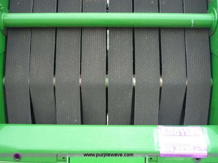 image for item 2951 2005 John Deere 567 round baler