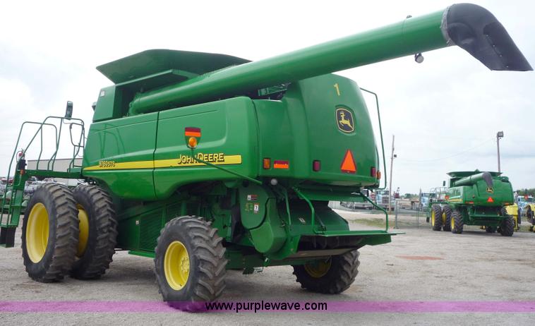 image for item 2952 2005 John Deere 9760 STS combine