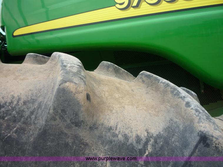 image for item 2952 2005 John Deere 9760 STS combine