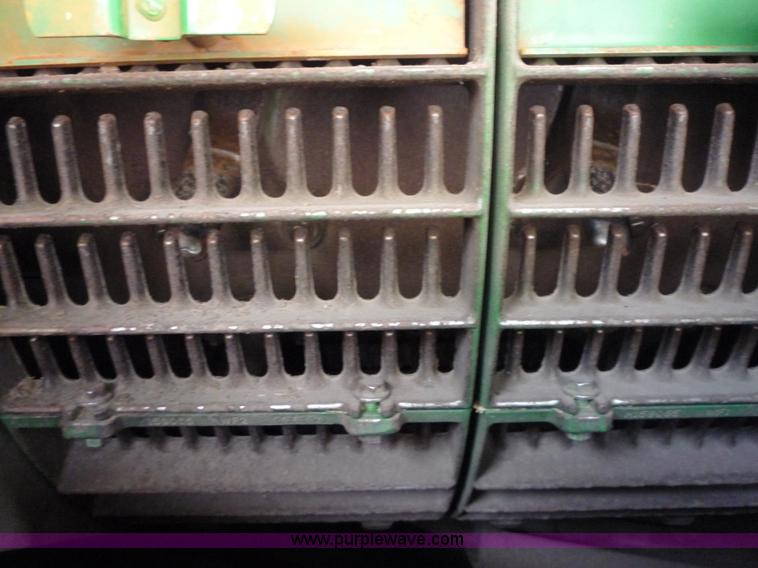 image for item 2952 2005 John Deere 9760 STS combine