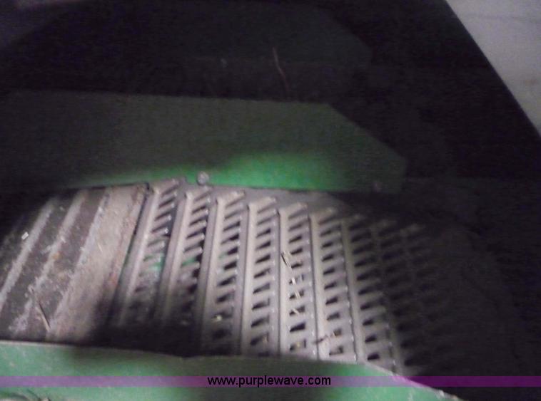 image for item 2952 2005 John Deere 9760 STS combine