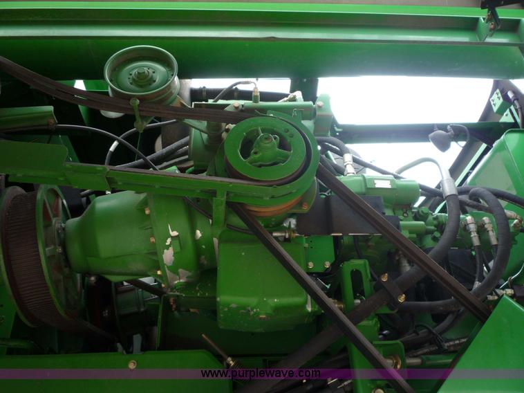 image for item 2952 2005 John Deere 9760 STS combine