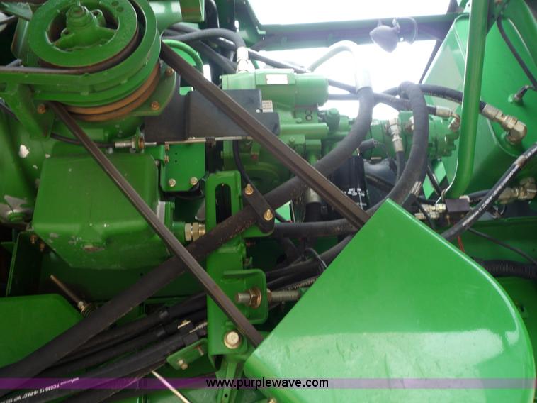 image for item 2952 2005 John Deere 9760 STS combine