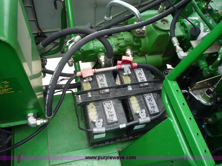 image for item 2952 2005 John Deere 9760 STS combine