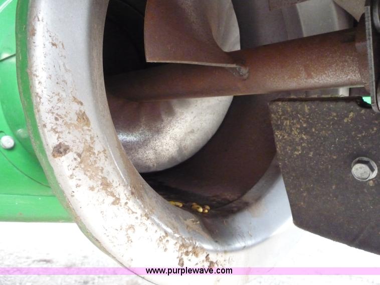 image for item 2952 2005 John Deere 9760 STS combine