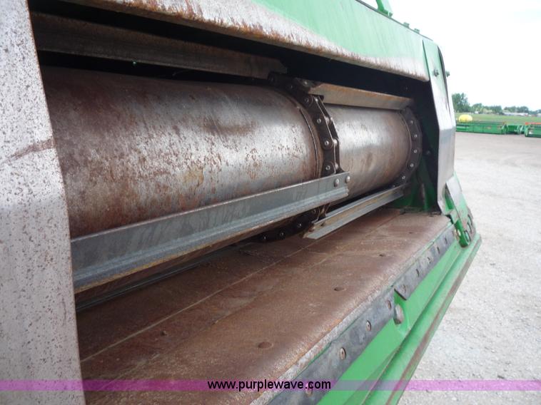 image for item 2952 2005 John Deere 9760 STS combine