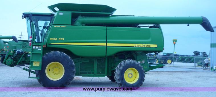 image for item 2953 2008 John Deere 9670 STS combine