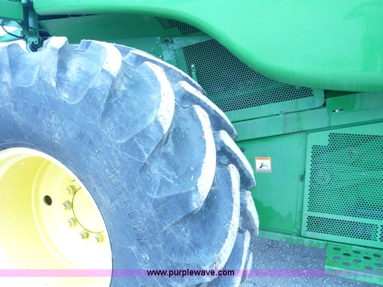 image for item 2953 2008 John Deere 9670 STS combine