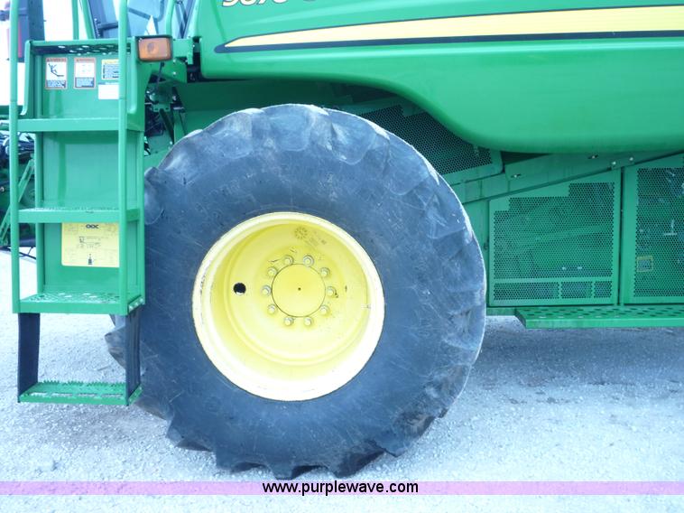 image for item 2953 2008 John Deere 9670 STS combine