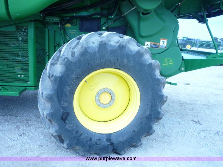 image for item 2953 2008 John Deere 9670 STS combine