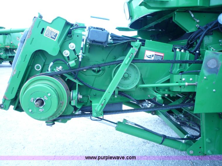 image for item 2953 2008 John Deere 9670 STS combine
