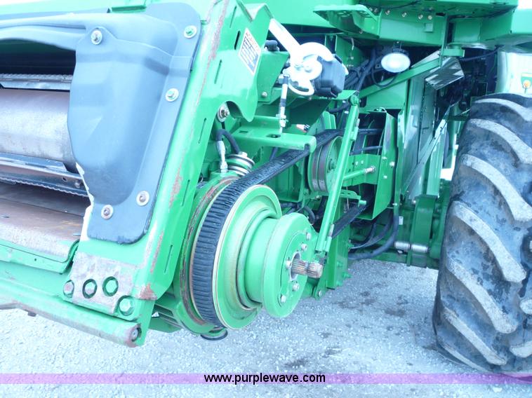image for item 2953 2008 John Deere 9670 STS combine