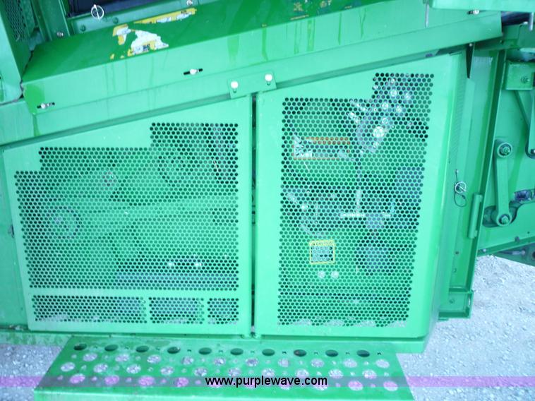 image for item 2953 2008 John Deere 9670 STS combine