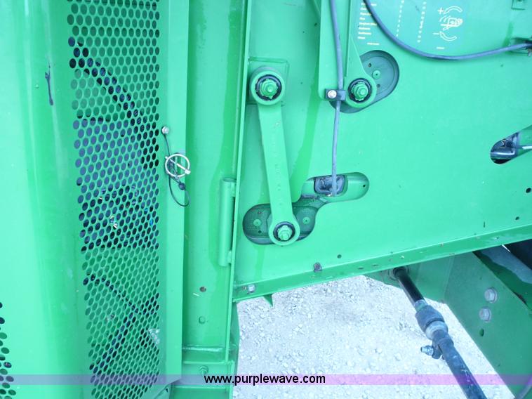 image for item 2953 2008 John Deere 9670 STS combine