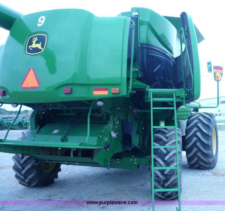 image for item 2953 2008 John Deere 9670 STS combine