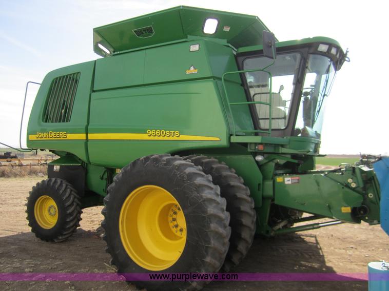 image for item 2961 2004 John Deere 9660 STS combine