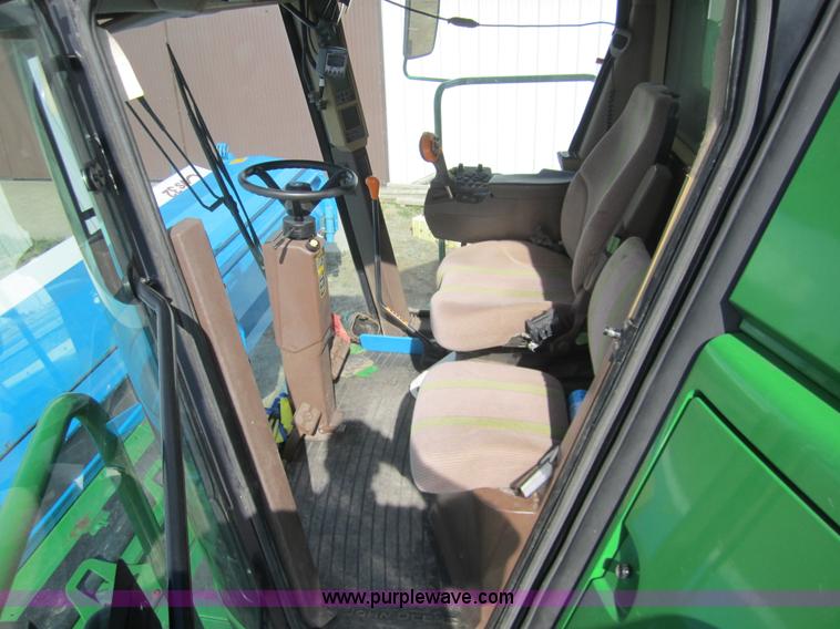 image for item 2961 2004 John Deere 9660 STS combine