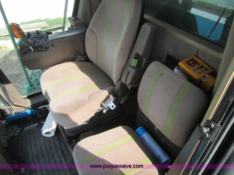 image for item 2961 2004 John Deere 9660 STS combine