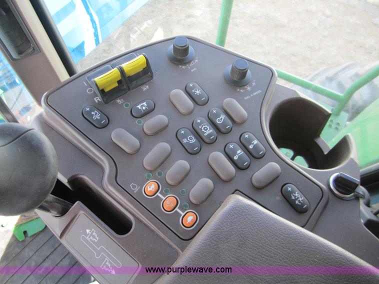 image for item 2961 2004 John Deere 9660 STS combine